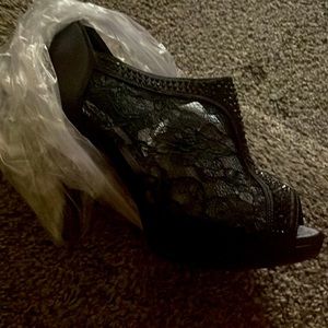 David's bridal brand new high heels brand michealangelo